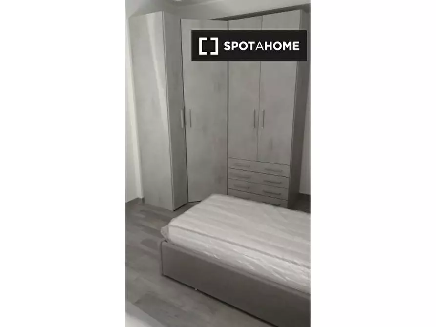 Immagine 11 di Camera condivisa in affitto  in Via Demonte a Milano