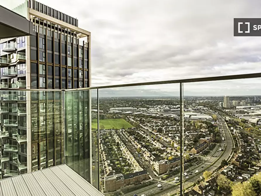 Immagine 5 di Appartamento in affitto  in Icon Tower a Ealing