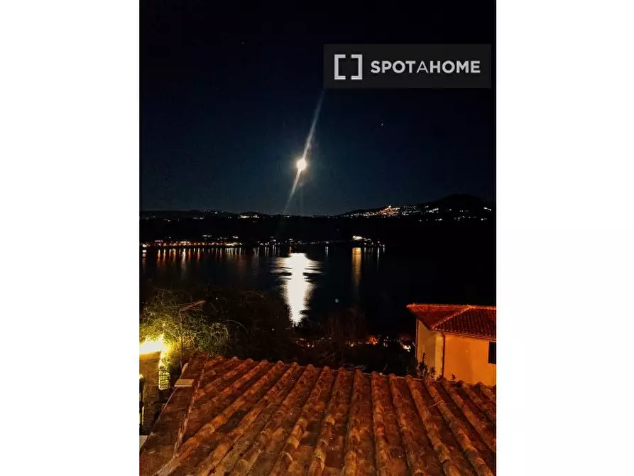 Immagine 11 di Camera condivisa in affitto  in Via Antonio Gramsci a Castel Gandolfo