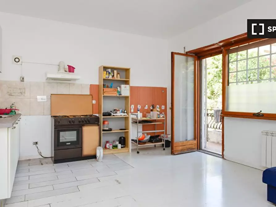 Immagine 11 di Camera condivisa in affitto  in Via Edoardo Jenner, 00151 Roma RM, Italy a Roma