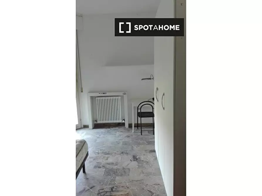 Immagine 2 di Camera condivisa in affitto  in Via Leonetto Cipriani a Bologna