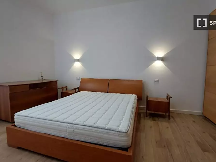 Immagine 15 di Appartamento in affitto  in Via la Spezia a Roma