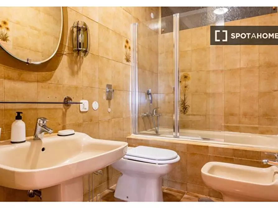 Immagine 10 di Camera condivisa in affitto  in Via Carolina Invernizio a Milano