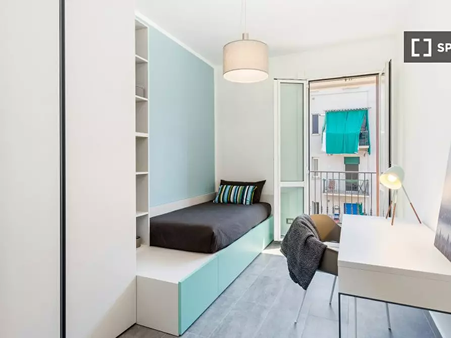 Immagine 2 di Camera condivisa in affitto  in Via Democrito a Milano