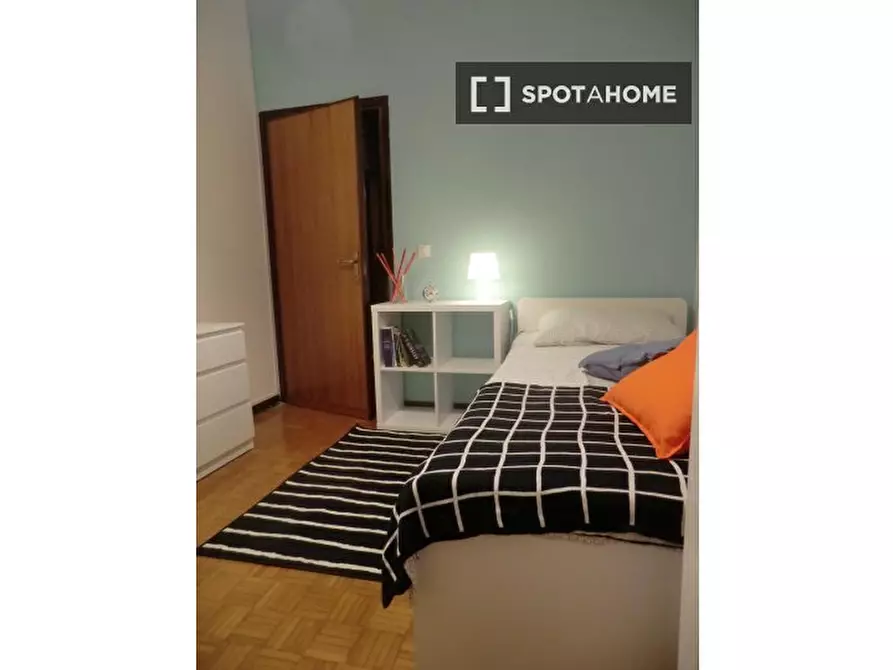 Immagine 1 di Camera condivisa in affitto  in via Carlo Collodi a Padova