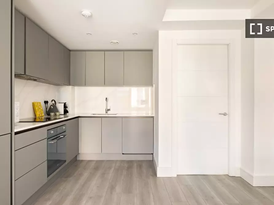 Immagine 8 di Appartamento in affitto  in Harlequin Ave a Hounslow