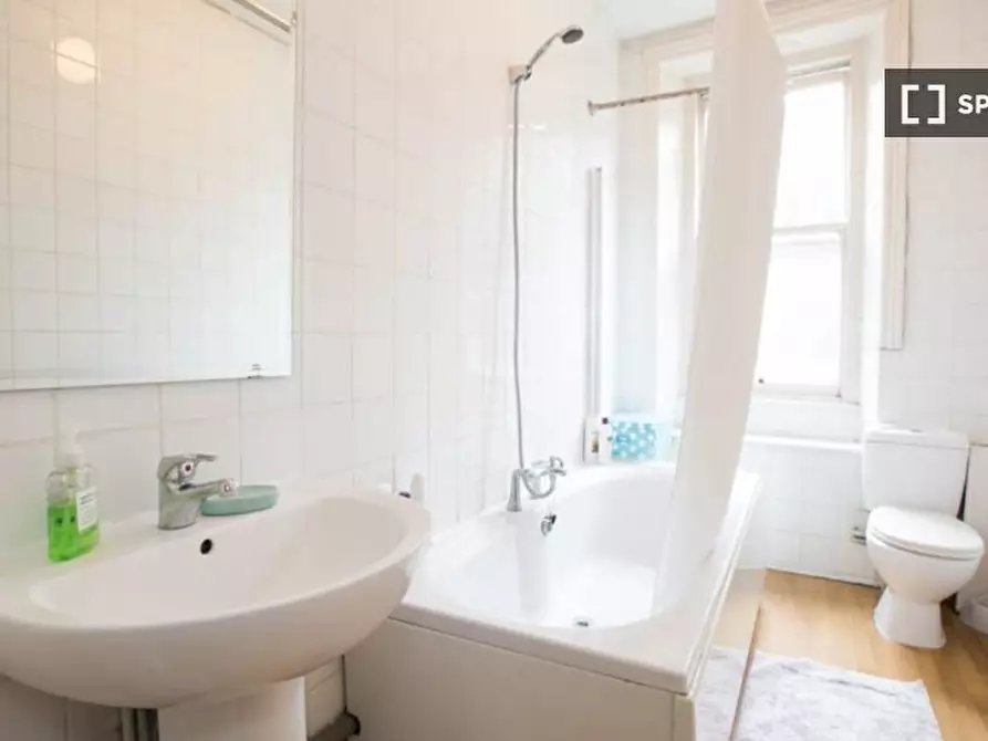 Immagine 7 di Camera condivisa in affitto  in 9 Kensington Mall a Kensington