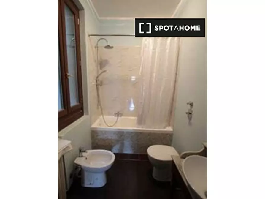 Immagine 7 di Appartamento in affitto  in Via dei Piatti a Milano