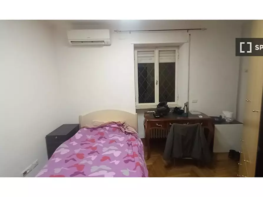 Immagine 1 di Camera condivisa in affitto  in Via Giacinta Pezzana a Roma