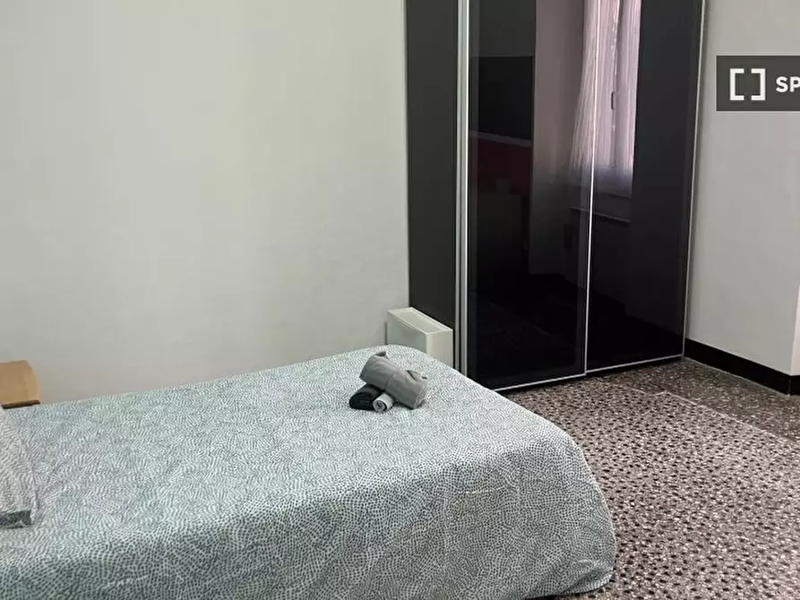 Immagine 1 di Camera condivisa in affitto  in SALITA PIANO DI ROCCA/5 a Genova