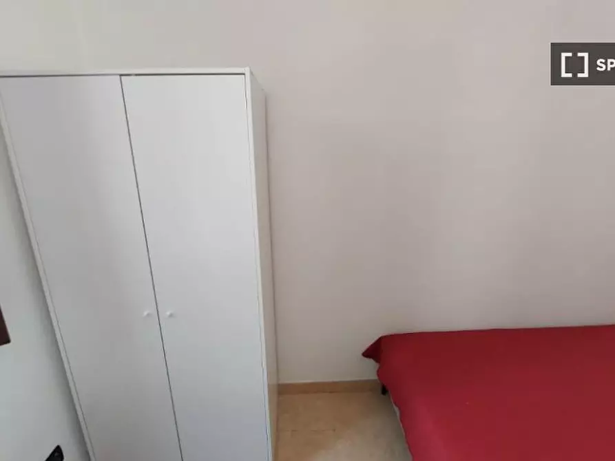 Immagine 2 di Camera condivisa in affitto  in Via Giuseppe la Farina a Firenze