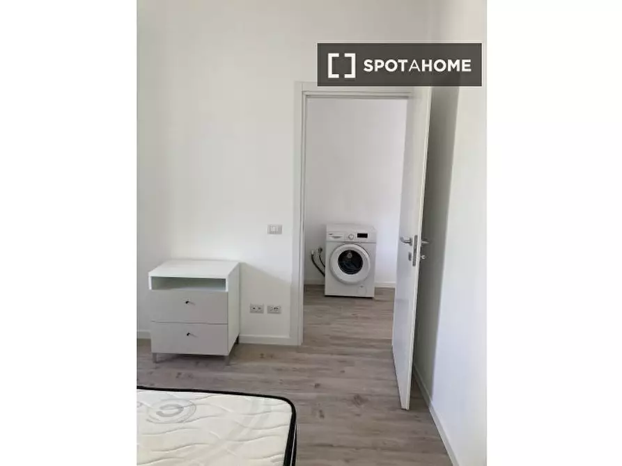 Immagine 8 di Ufficio in affitto  in Via Montefalco a Roma