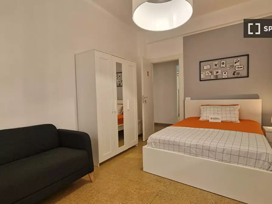 Immagine 5 di Camera condivisa in affitto  in Lungotevere di Pietra Papa a Roma