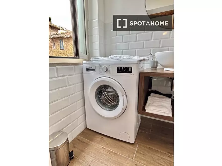 Immagine 4 di Appartamento in affitto  in Via della Scala a Roma