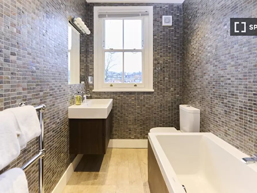 Immagine 6 di Appartamento in affitto  in Rosebery Rd a Tottenham