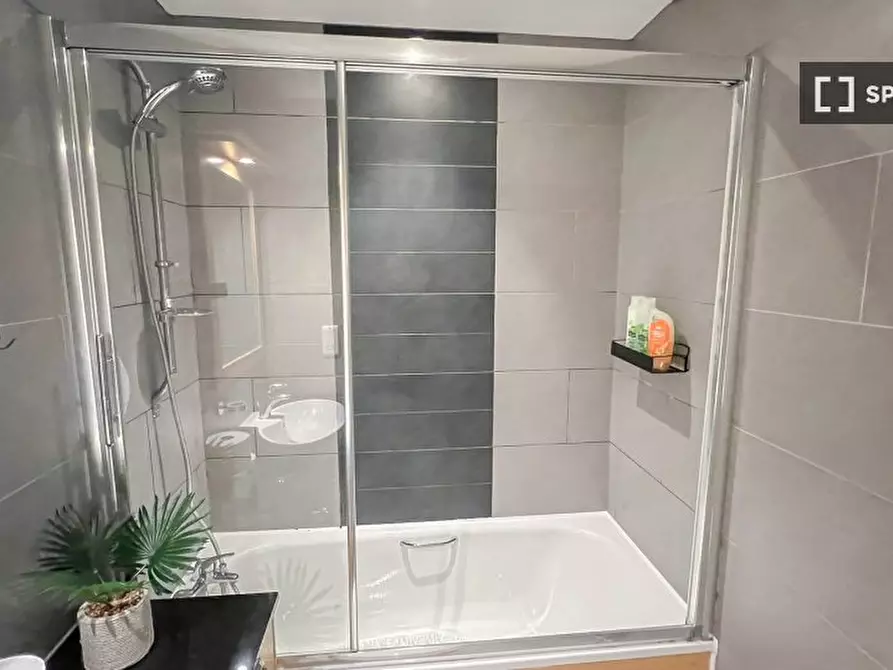 Immagine 2 di Appartamento in affitto  in flat a 