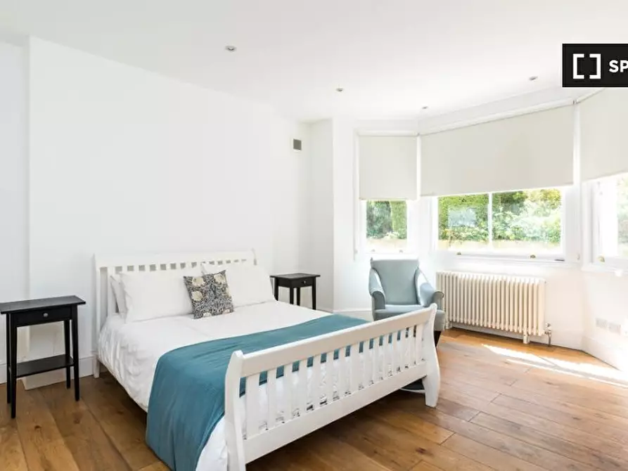 Immagine 2 di Appartamento in affitto  in Garden Flat a Camden Town