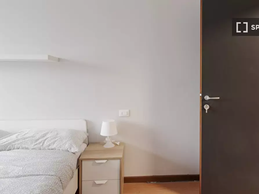 Immagine 1 di Camera condivisa in affitto  in Via Ernesto Breda a Milano