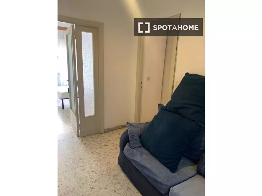 Immagine 6 di Camera condivisa in affitto  in Via dei Monti di Creta a Roma