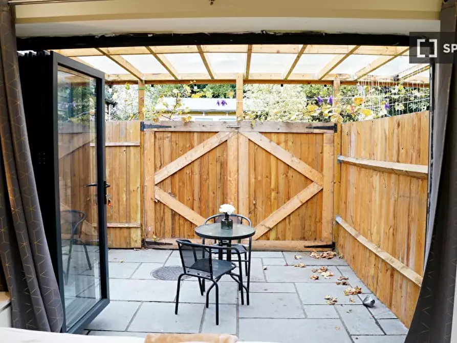 Immagine 8 di Appartamento in affitto  in Clare Rd a 