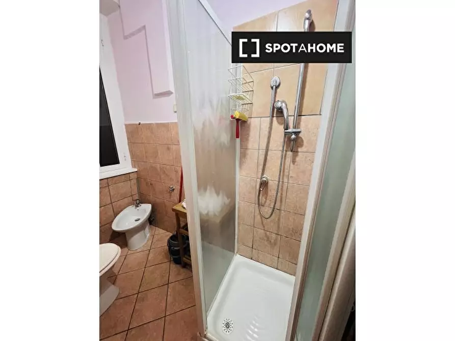 Immagine 15 di Camera condivisa in affitto  in Via Aurelia a Roma