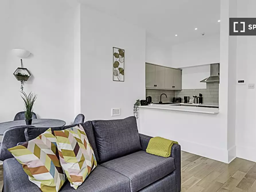Immagine 15 di Appartamento in affitto  in Norfolk Place a Paddington
