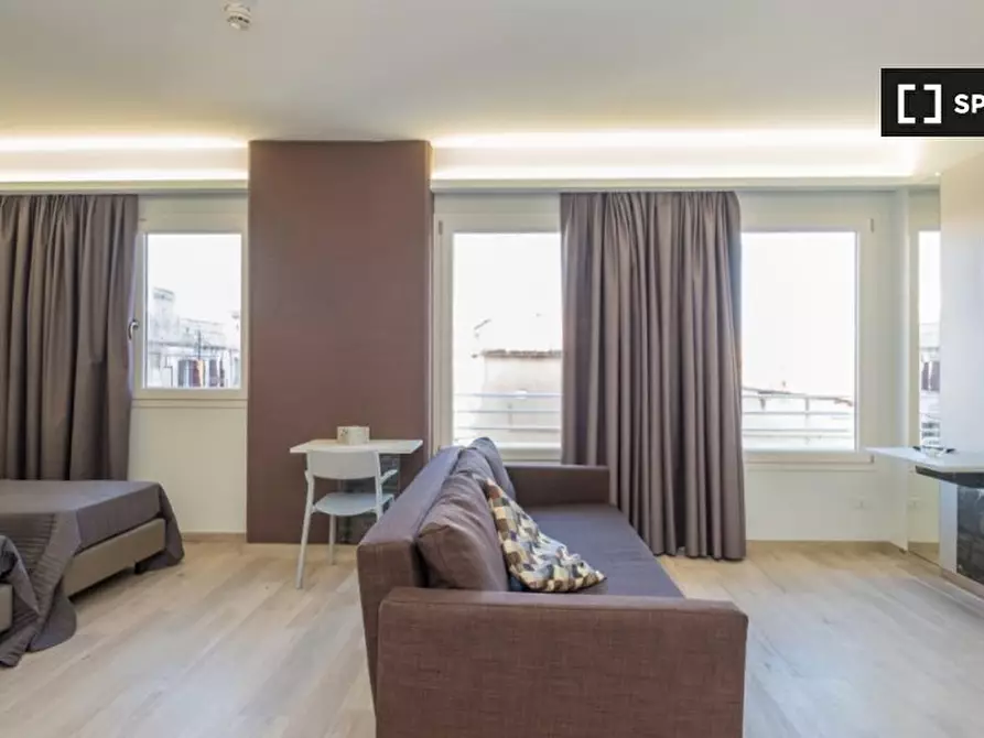 Immagine 4 di Appartamento in affitto  in Via di Acqua Bullicante a Roma