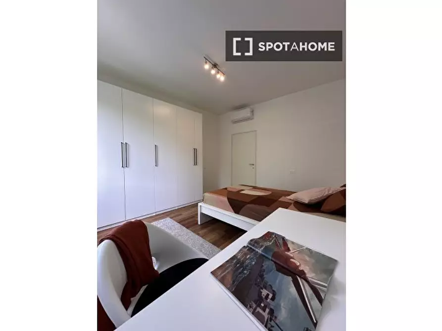 Immagine 4 di Camera condivisa in affitto  in Pecorini a Milano