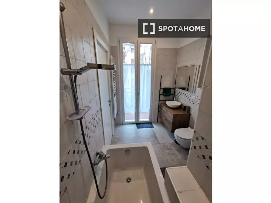 Immagine 19 di Camera condivisa in affitto  in Via Irma Bandiera a Bologna