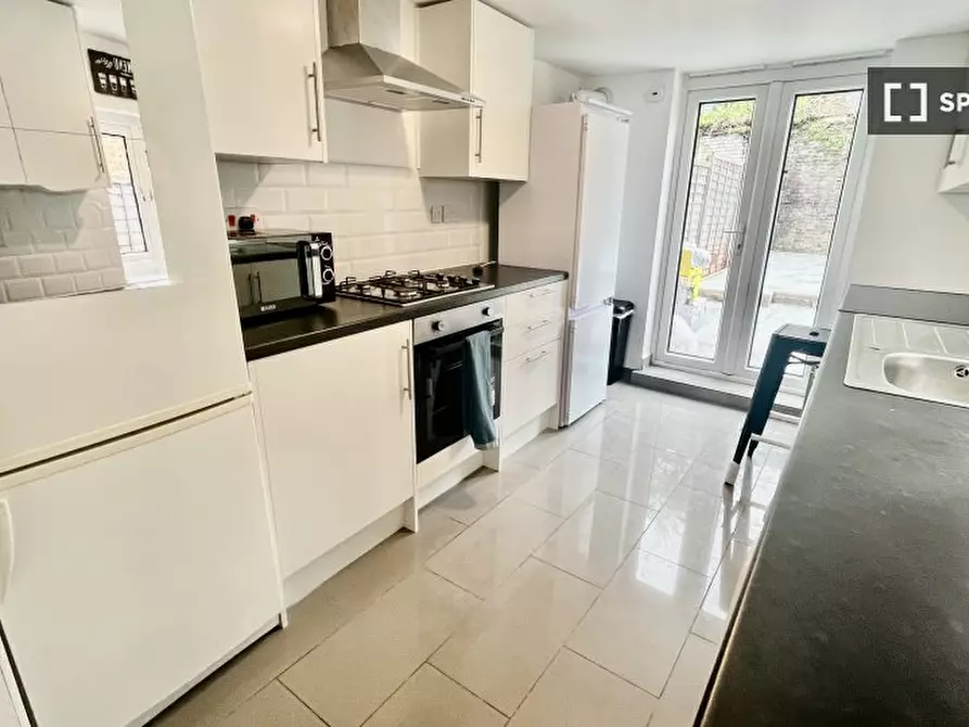 Immagine 10 di Camera condivisa in affitto  in Moffat Rd a Wandsworth