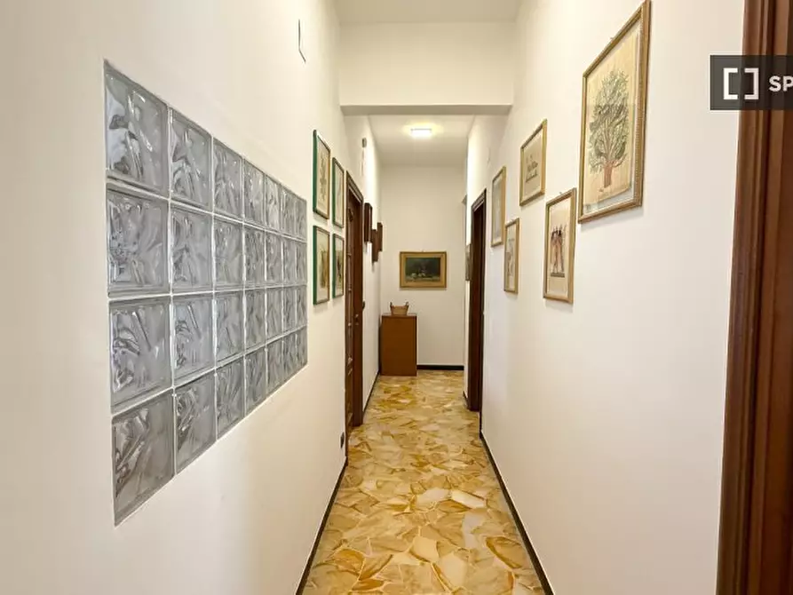 Immagine 10 di Camera condivisa in affitto  in C.so Europa a Genova