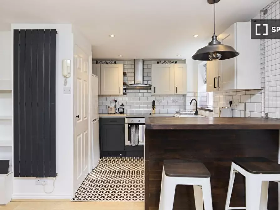 Immagine 14 di Appartamento in affitto  in Mapeshill Place a Brent