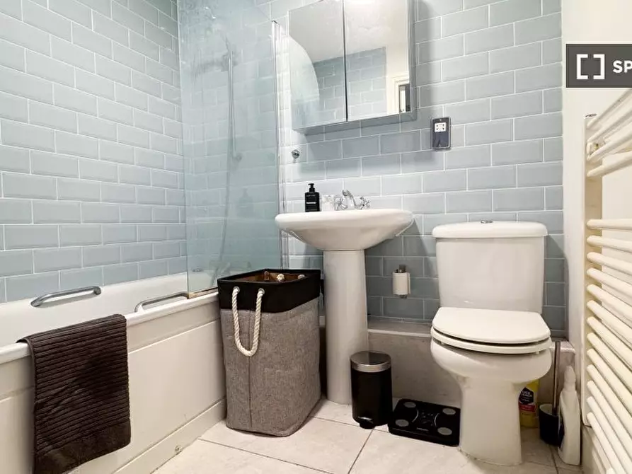 Immagine 11 di Appartamento in affitto  in Smugglers Way a Wandsworth
