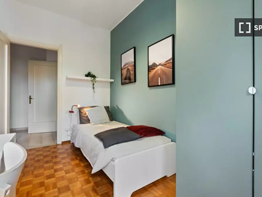 Immagine 2 di Camera condivisa in affitto  in Viale Tibaldi a Milano