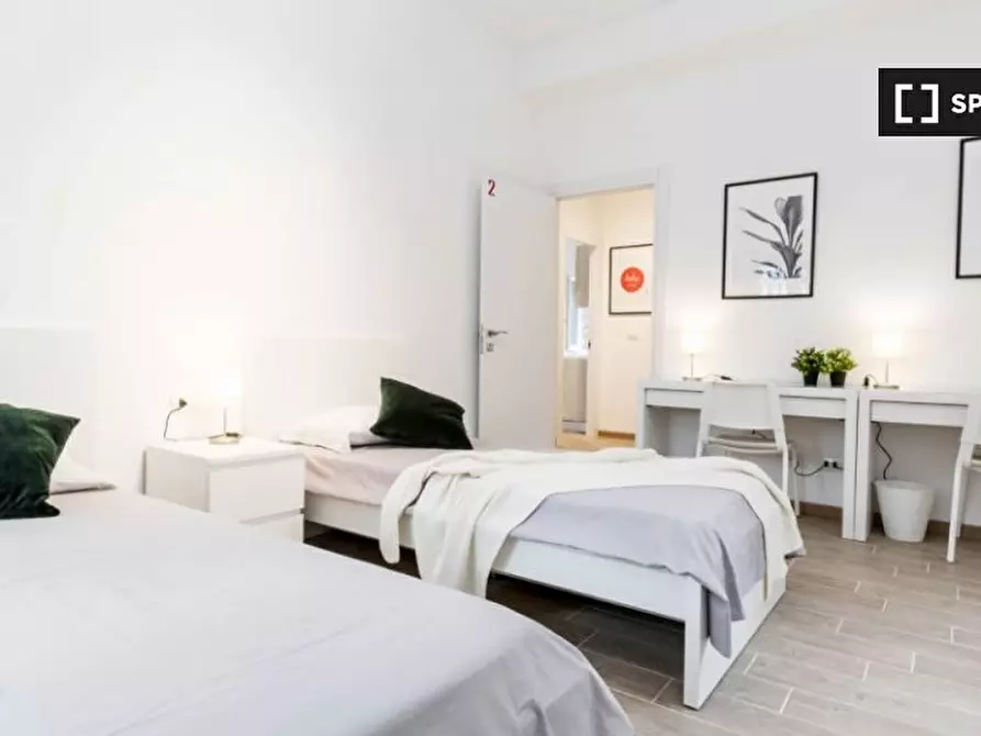 Immagine 2 di Camera condivisa in affitto  in Via delle Genziane a Milano