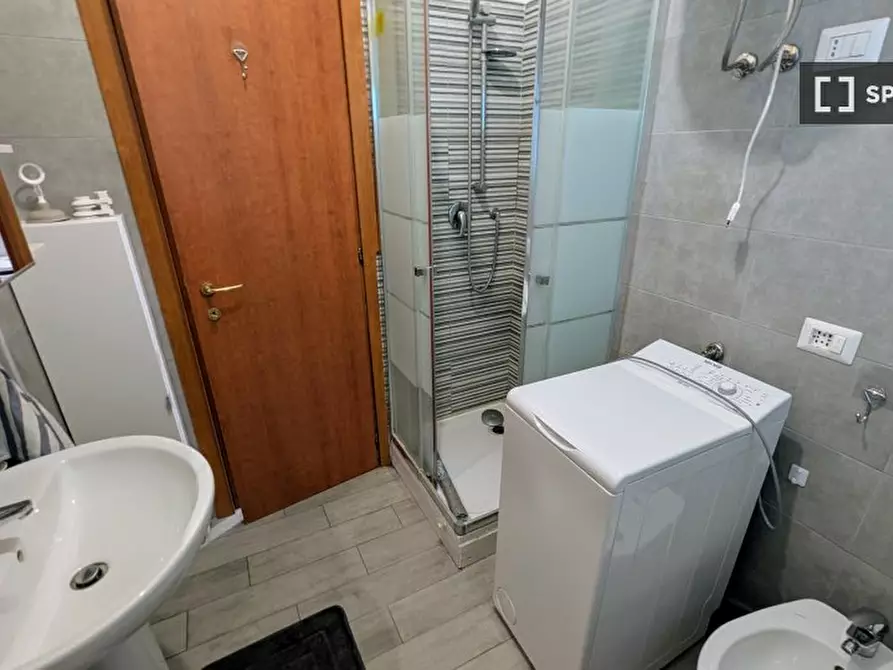 Immagine 10 di Camera condivisa in affitto  in Via Monte Generoso a Milano