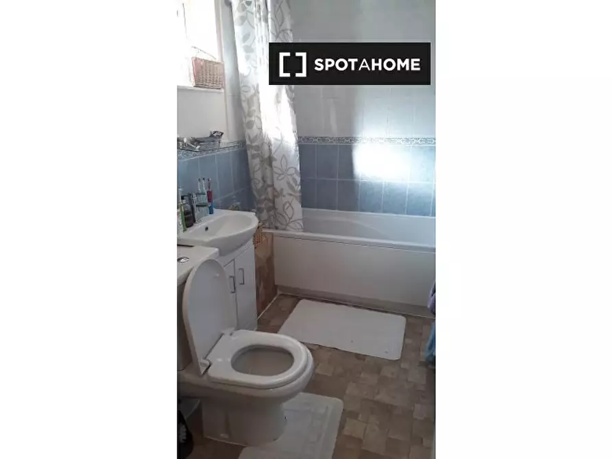 Immagine 8 di Camera condivisa in affitto  in Conway Cl a 