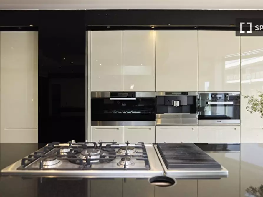 Immagine 6 di Appartamento in affitto  in Hester Rd a Wandsworth