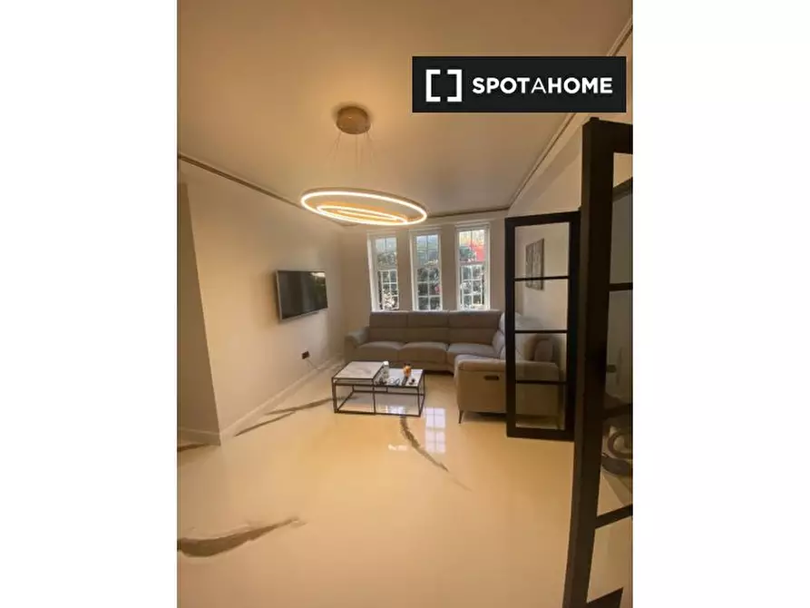 Immagine 6 di Appartamento in affitto  in Hillside Court a Camden Town