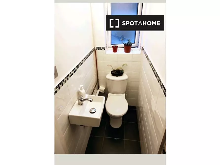 Immagine 9 di Camera condivisa in affitto  in Friary Rd a Ealing