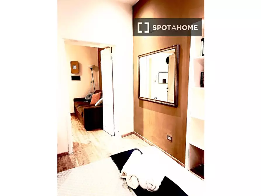 Immagine 5 di Appartamento in affitto  in Via del Piè di Marmo a Roma