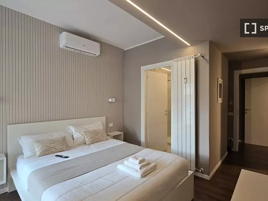 Immagine 3 di Camera condivisa in affitto  in Via Nicolò da Pistoia a Roma