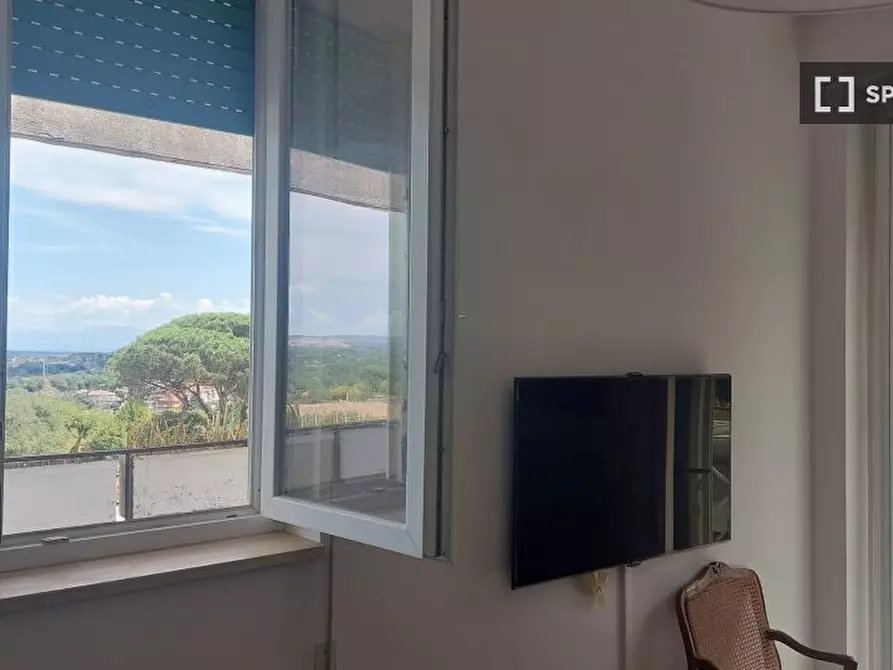 Immagine 2 di Camera condivisa in affitto  in Via Cassia a Roma