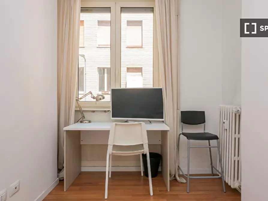 Immagine 2 di Camera condivisa in affitto  in Via Felice Casati a Milano