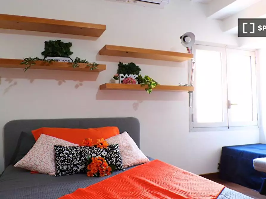 Immagine 3 di Camera condivisa in affitto  in Dei Bibiena n a Bologna