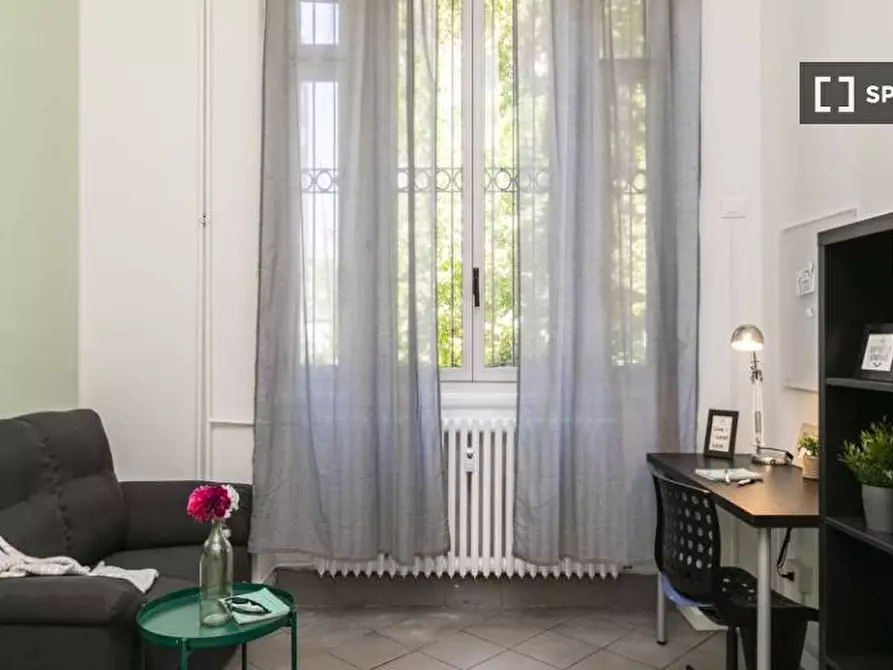 Immagine 2 di Camera condivisa in affitto  in Via Lipari a Milano