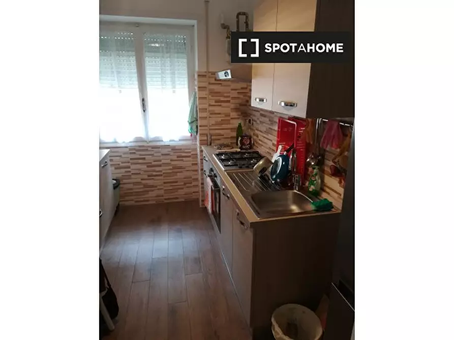 Immagine 4 di Camera condivisa in affitto  in Via Flavio Stilicone a Roma