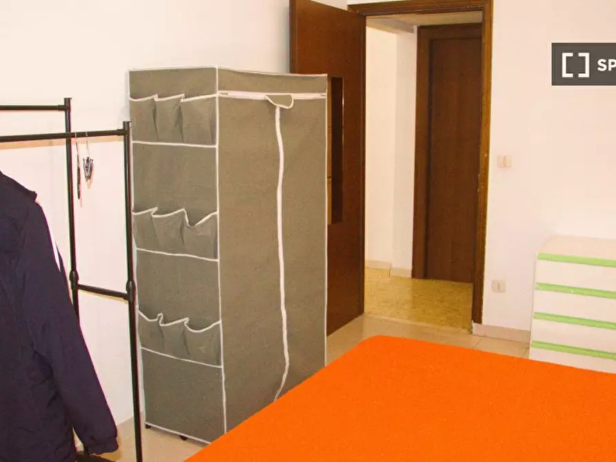 Immagine 2 di Camera condivisa in affitto  in Via Giuseppe de Robertis a Roma