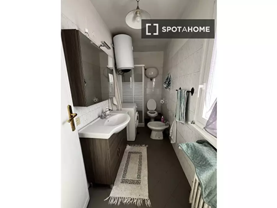 Immagine 8 di Camera condivisa in affitto  in Largo Mario Massai a Roma