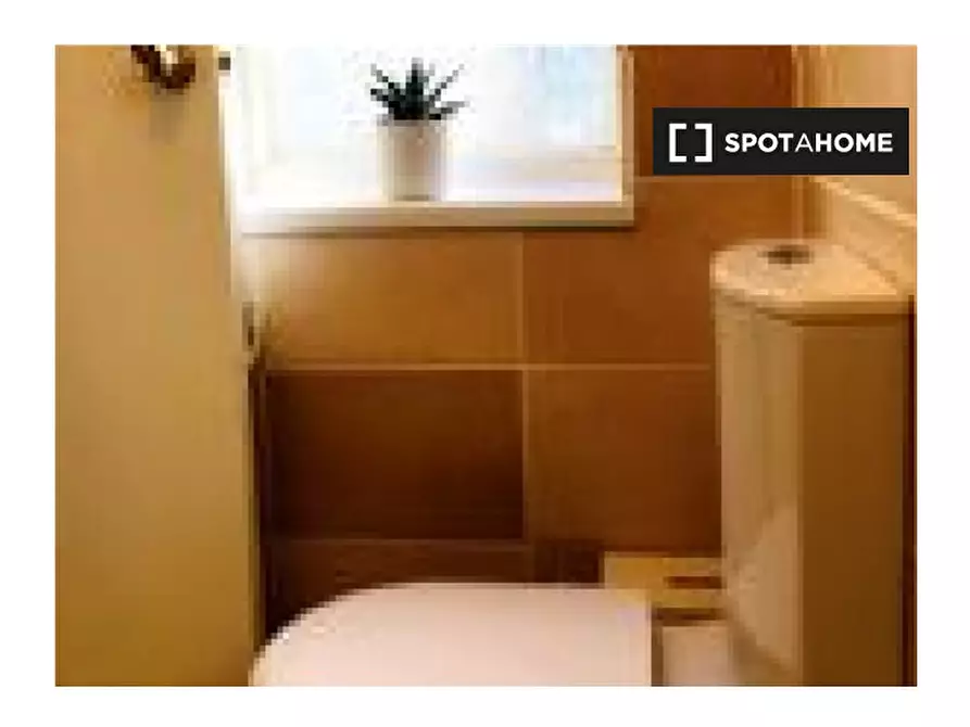 Immagine 5 di Appartamento in affitto  in St Mary's Ave a 